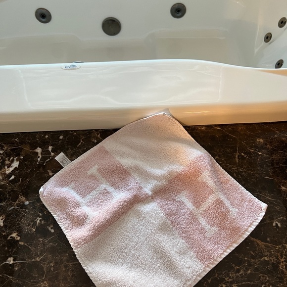 Hermes towel bundle (4 items) - Picture 4 of 6